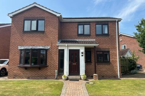 4 bedroom detached house for sale