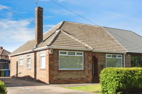 2 bedroom semi-detached bungalow for sale