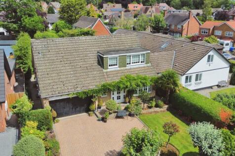 3 bedroom detached bungalow for sale