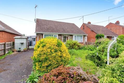 2 bedroom detached bungalow for sale