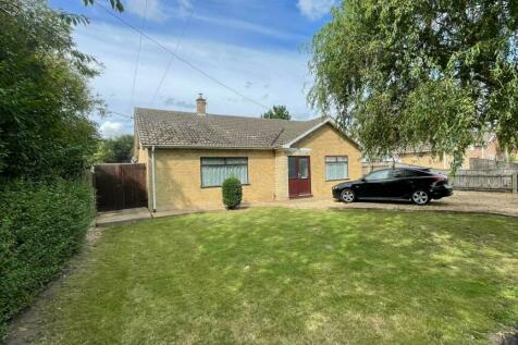 3 bedroom detached bungalow for sale