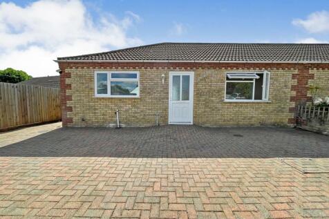 2 bedroom semi-detached bungalow for sale