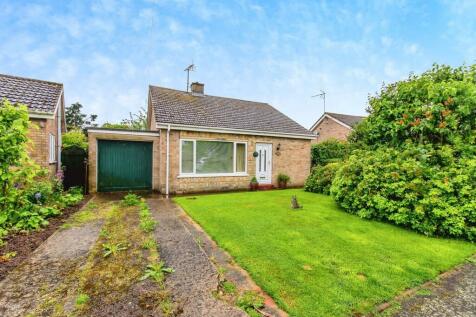 2 bedroom detached bungalow for sale