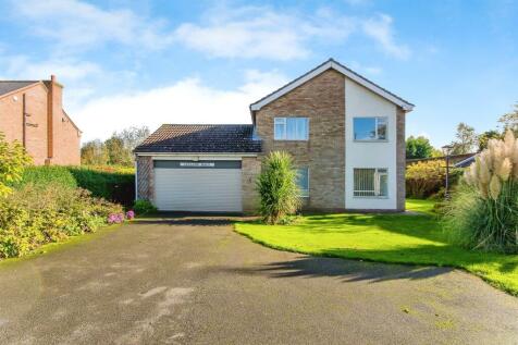 6 bedroom detached house for sale