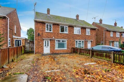 2 bedroom semi-detached house for sale