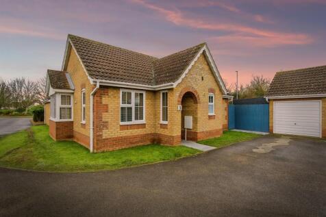 2 bedroom detached bungalow for sale