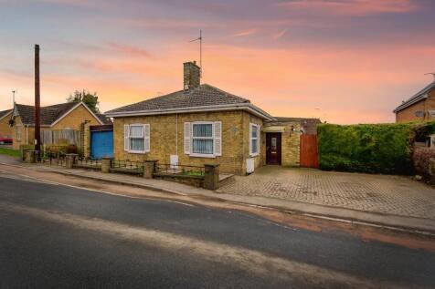 3 bedroom detached bungalow for sale