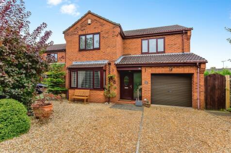 4 bedroom detached house for sale