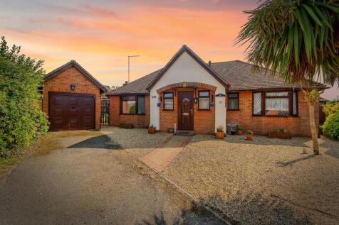 3 bedroom detached bungalow for sale