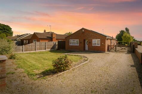 2 bedroom detached bungalow for sale