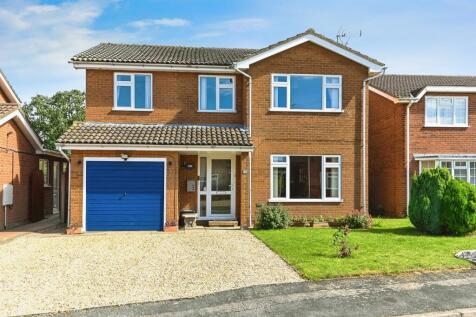 5 bedroom detached house for sale