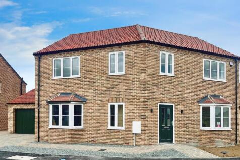 4 bedroom semi-detached house for sale