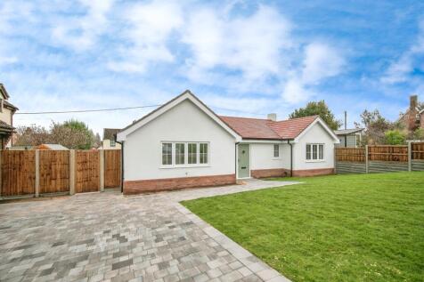 3 bedroom detached bungalow for sale