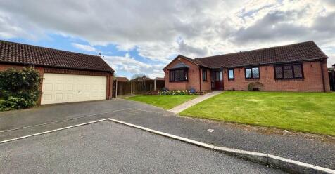 2 bedroom detached bungalow for sale
