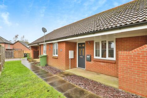 2 bedroom terraced bungalow for sale