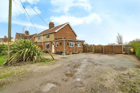 3 bedroom semi-detached house for sale