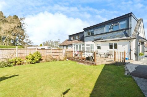 4 bedroom semi-detached house for sale