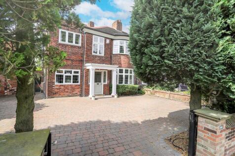 4 bedroom semi-detached house for sale