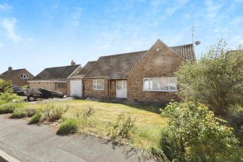 4 bedroom detached bungalow for sale
