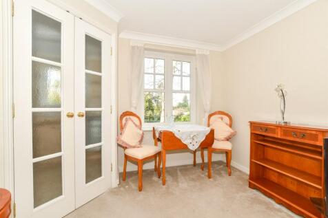 Massetts Road, Horley, Surrey 1 bed flat for sale