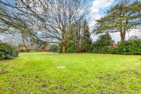 2 bedroom ground floor flat for sale