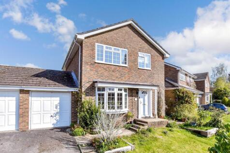 4 bedroom link detached house for sale