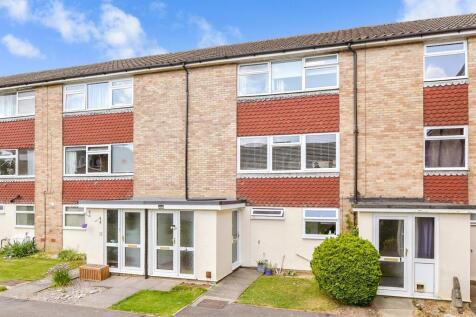 3 bedroom maisonette for sale