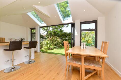 2 bedroom semi-detached bungalow for sale