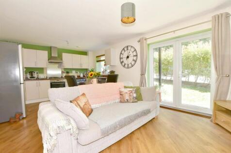 2 bedroom ground floor flat for sale