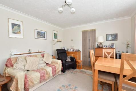 1 bedroom ground floor flat for sale