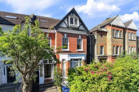 Birdhurst Rise, South Croydon, Surrey 2 bed apartment for sale