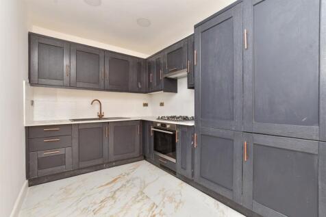 2 bedroom ground floor flat for sale