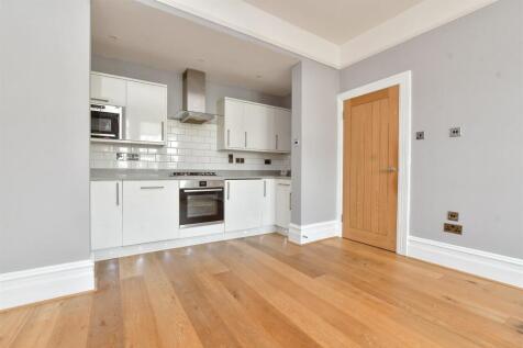 2 bedroom ground floor flat for sale