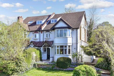 Studio flat for sale