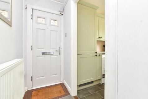 Downs Court Road, Purley, Surrey 2 bed apartment for sale