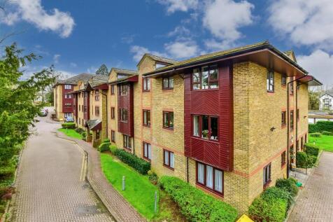 1 bedroom ground floor flat for sale