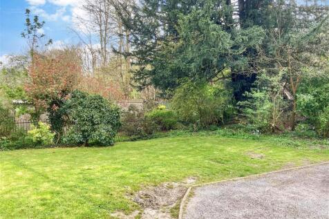 2 bedroom maisonette for sale