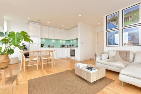 Caithness Walk, Croydon, Surrey 2 bed apartment for sale