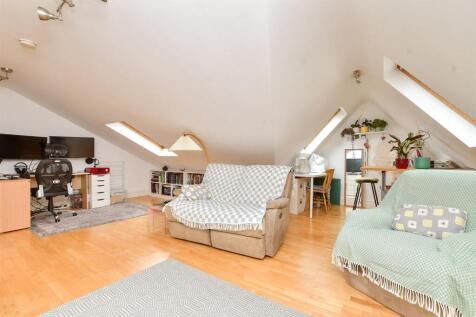 2 bedroom maisonette for sale