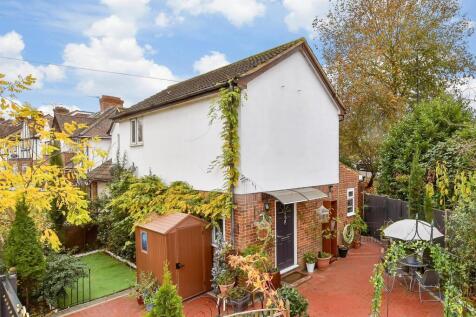 2 bedroom semi-detached house for sale