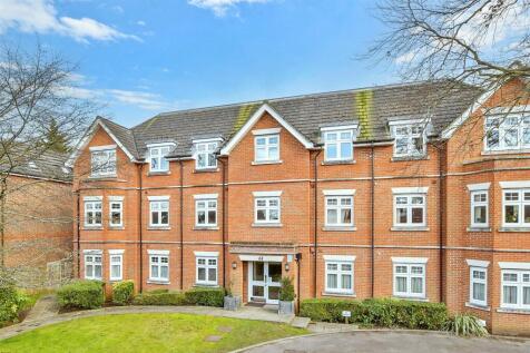 Albion Road, Sutton, Surrey 2 bed ground floor flat for sale