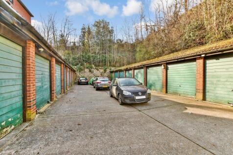 2 bedroom ground floor flat for sale