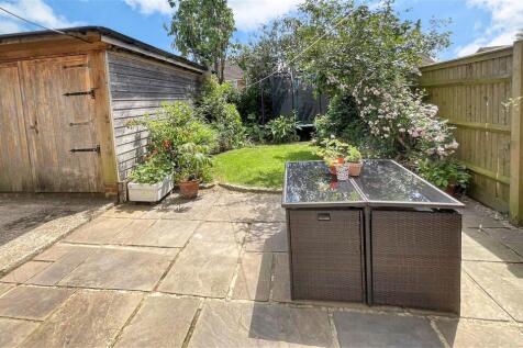 2 bedroom semi-detached house for sale