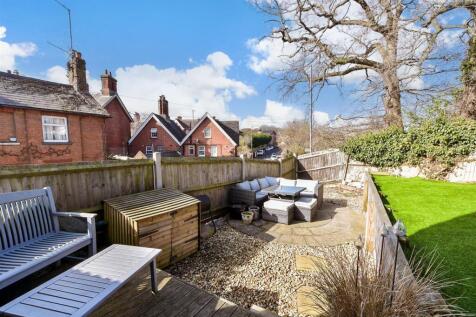 Framfield Road, Uckfield, East Sussex 1 bed ground floor maisonette for sale