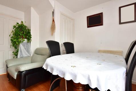 4 bedroom town house for sale