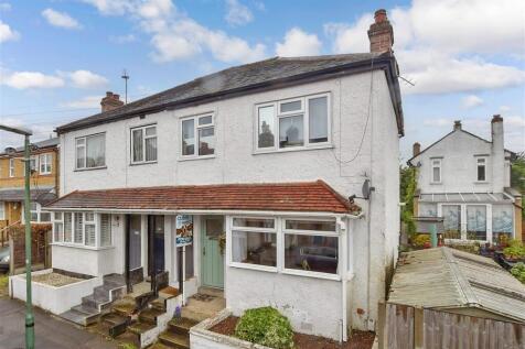 2 bedroom ground floor maisonette for sale