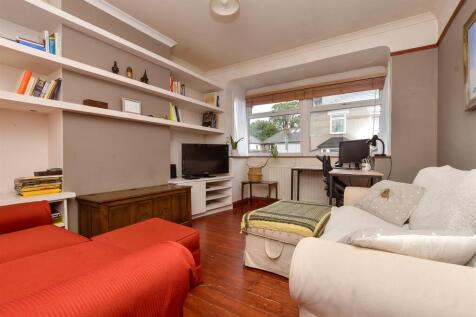 2 bedroom ground floor maisonette for sale