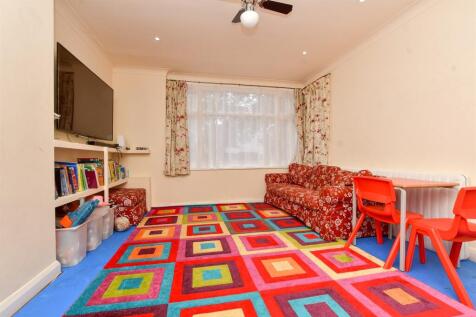 5 bedroom semi-detached house for sale