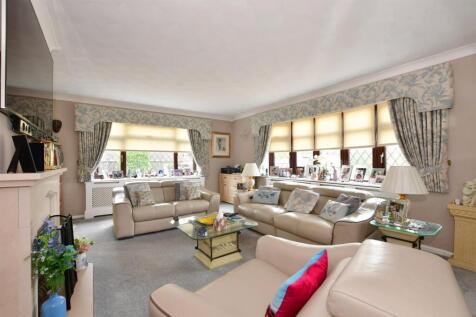 4 bedroom detached bungalow for sale