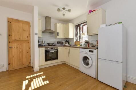 1 bedroom ground floor flat for sale